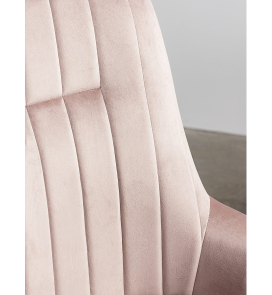 Fotel welurowy Rori różowy różowozłote nogi