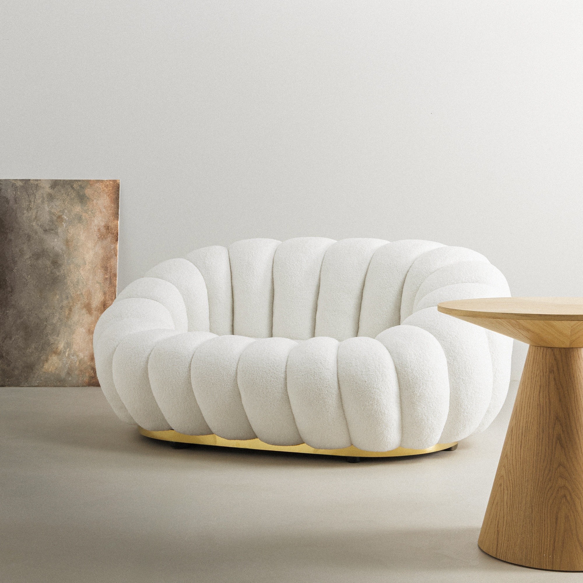 Sofa 2-osobowa Firenze biała, boucle, obłe kształty