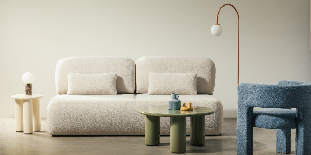 Sofa z funkcją spania i pojemnikiem Liva, jasnobeżowa, boucle, obłe kształty
