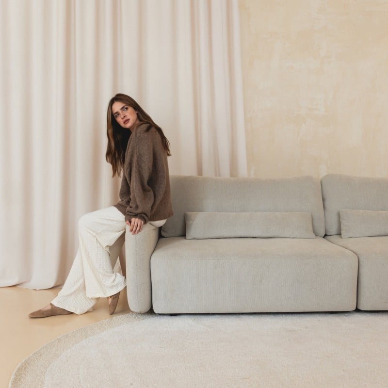 Sofa rozkładana Mossa Big z 2 pojemnikami, obłe kształty, jasnobeżowa
