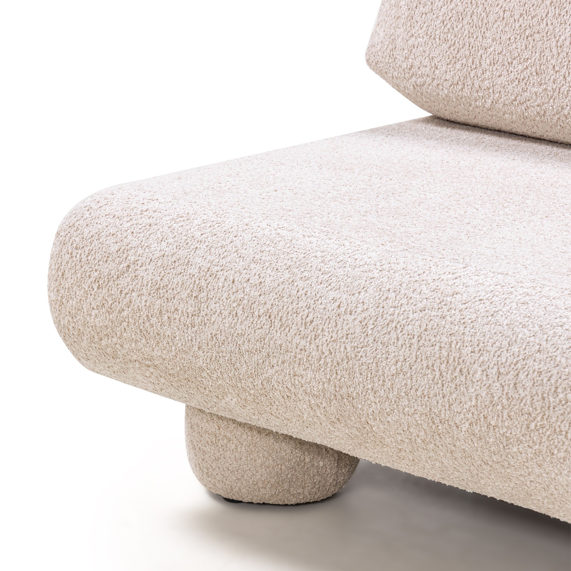 Sofa trzyosobowa Fragola modułowa, jasnobeżowa, boucle, obłe kształty