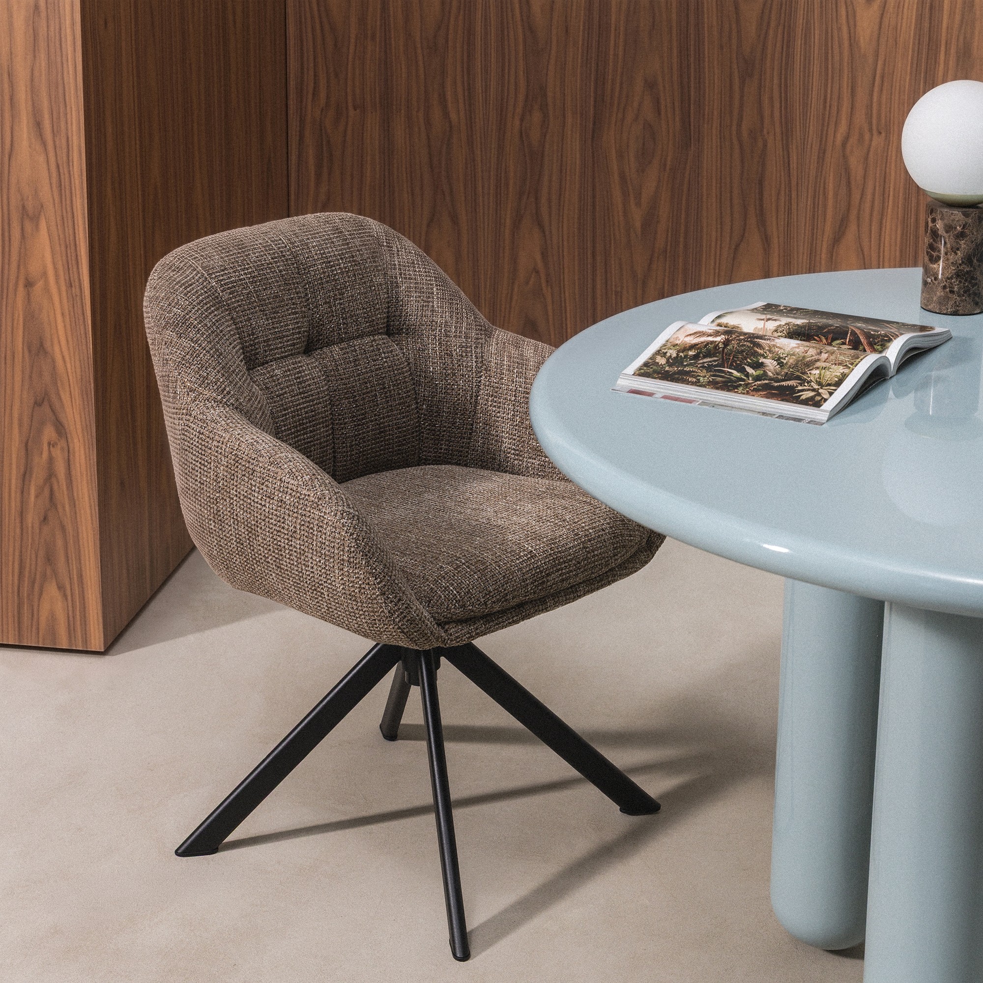Krzesło obrotowe Santos brązowe/czarne nóżki, nowoczesny design