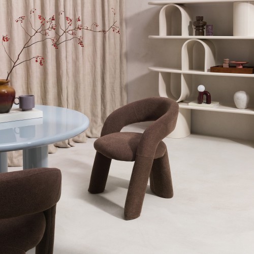 Fotel tapicerowany Elise – brązowa elegancja do salonu