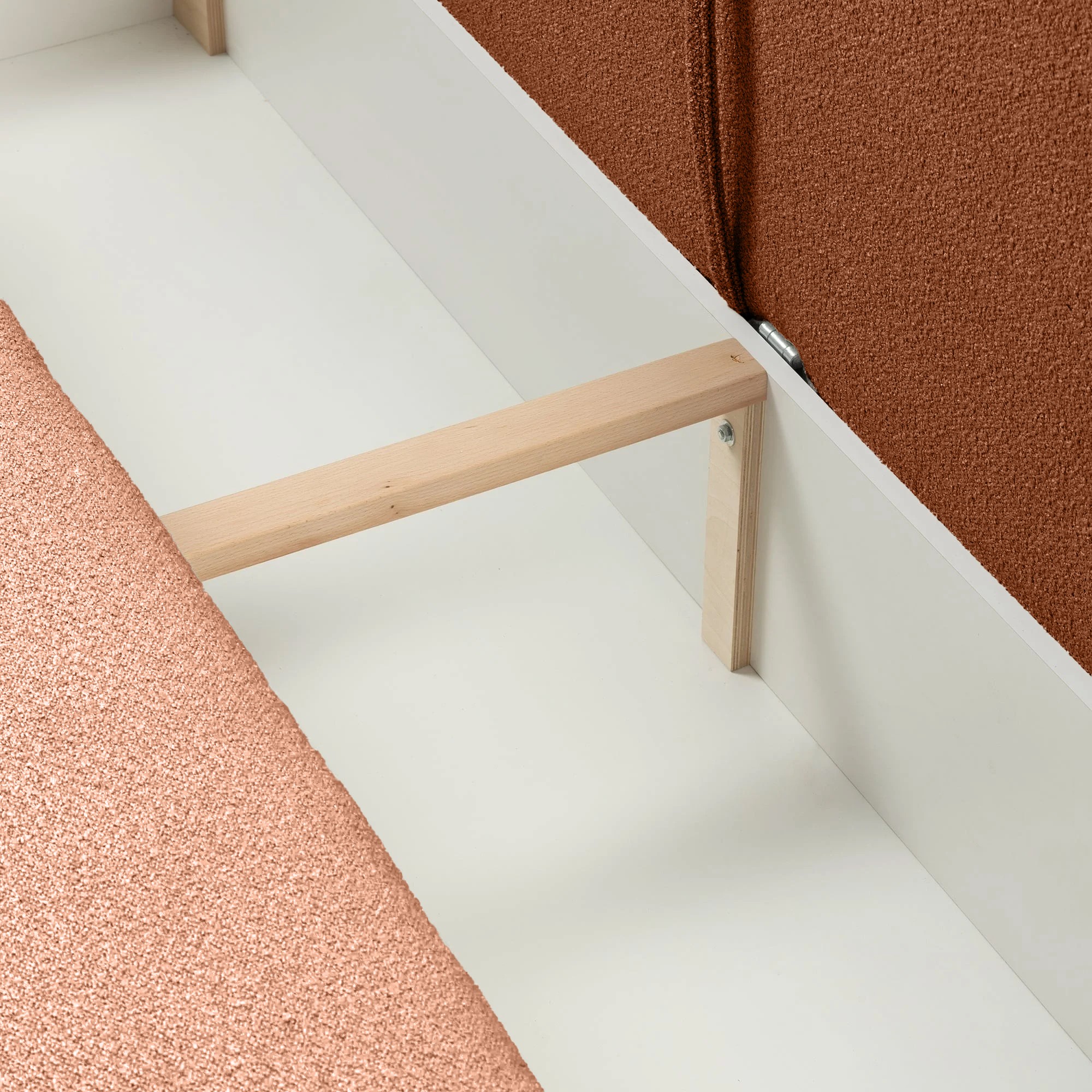 Sofa z funkcją spania i pojemnikiem Liva, miedziana, boucle